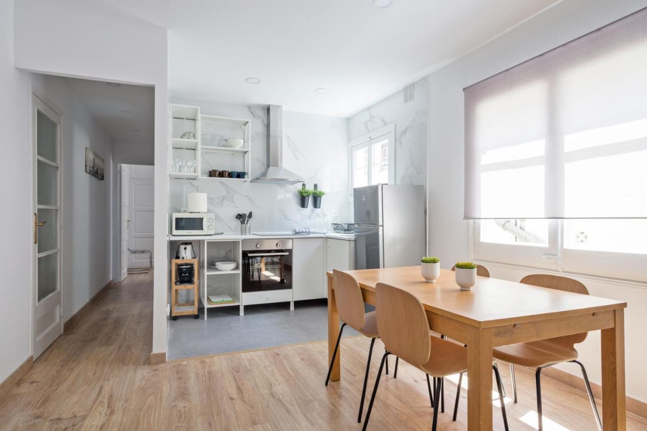 Blau Atic Apartment Барселона Екстер'єр фото